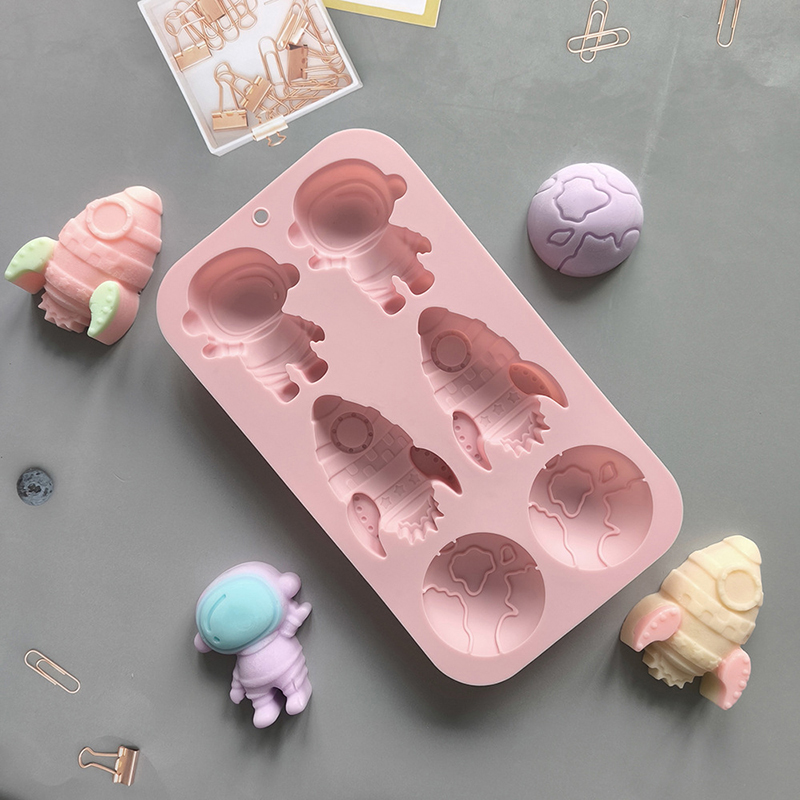 6-hole Cartoon Astronaut Rocke - Candle Supplies Wholesale review and price