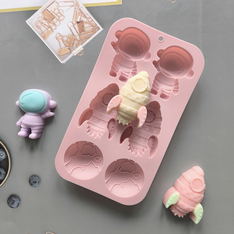 6-hole Cartoon Astronaut Rocke - Candle Supplies Wholesale review and price