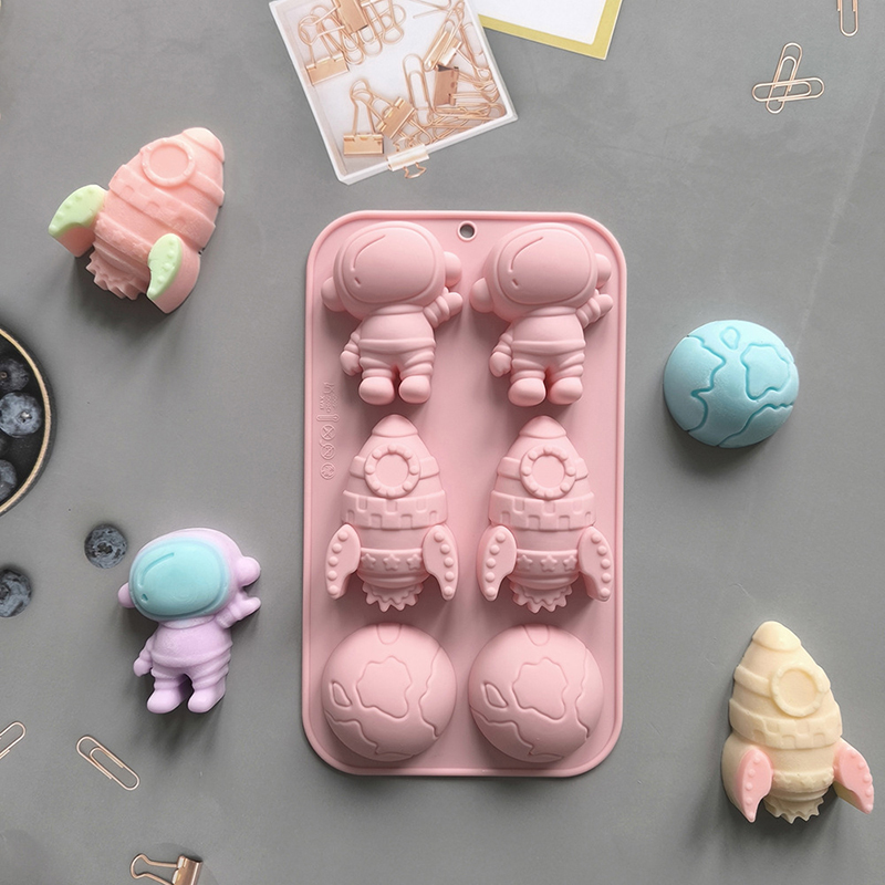 6-hole Cartoon Astronaut Rocke - Candle Supplies Wholesale review and price